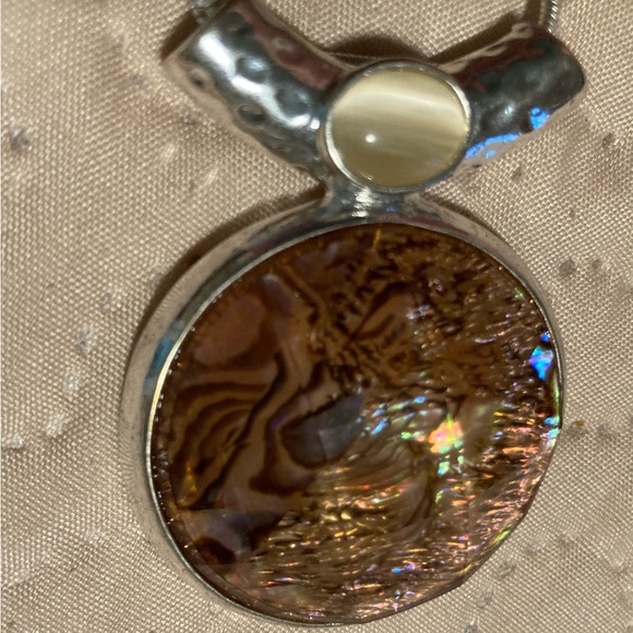 Silver Tone Chain Shell Pendant Iridescent  Double Chain Oyster Glow - Picture 2 of 6